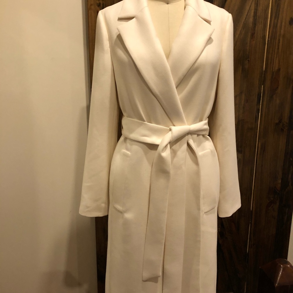 White Zara coat. Lightweight & lined.